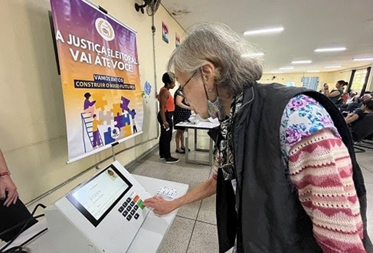 Mais de 3,4 milhões de eleitoras e eleitores com 70 anos ou mais estão aptos a votar nas Eleições 2024 em São Paulo