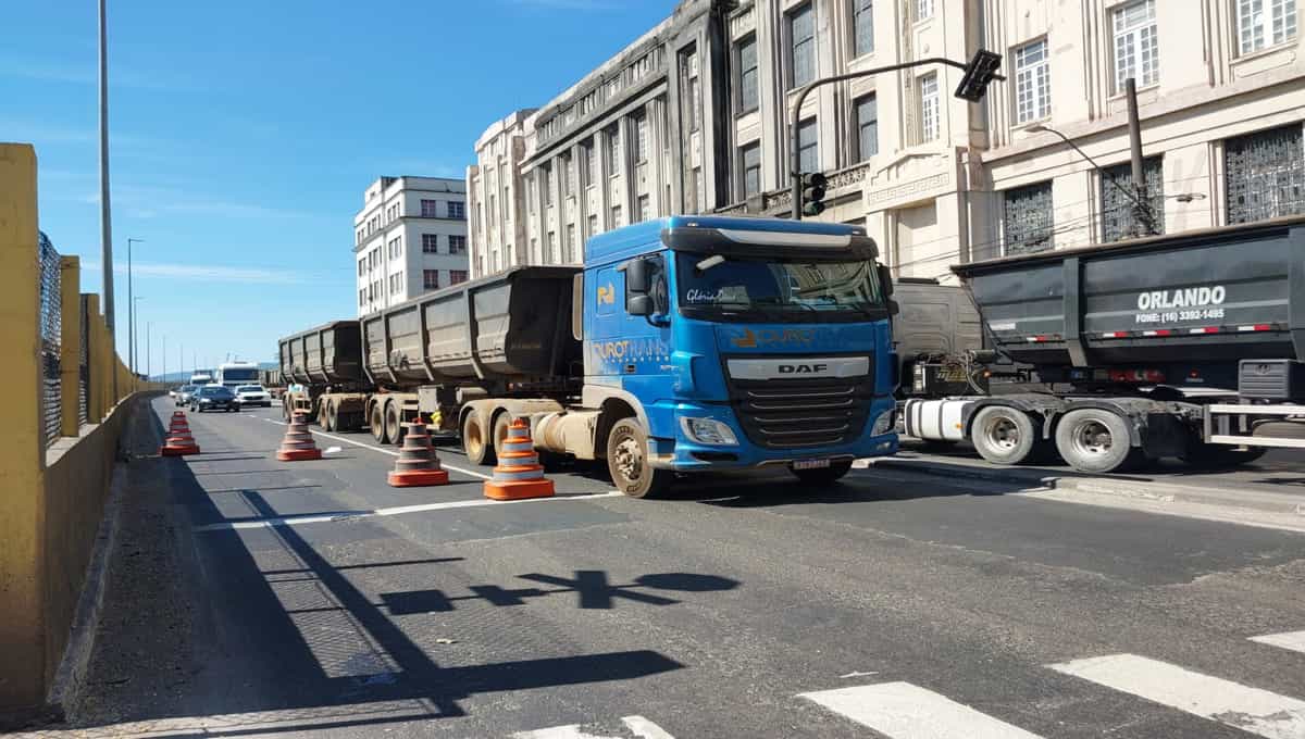 Campanha contra pátio de caminhões chega à Brasília