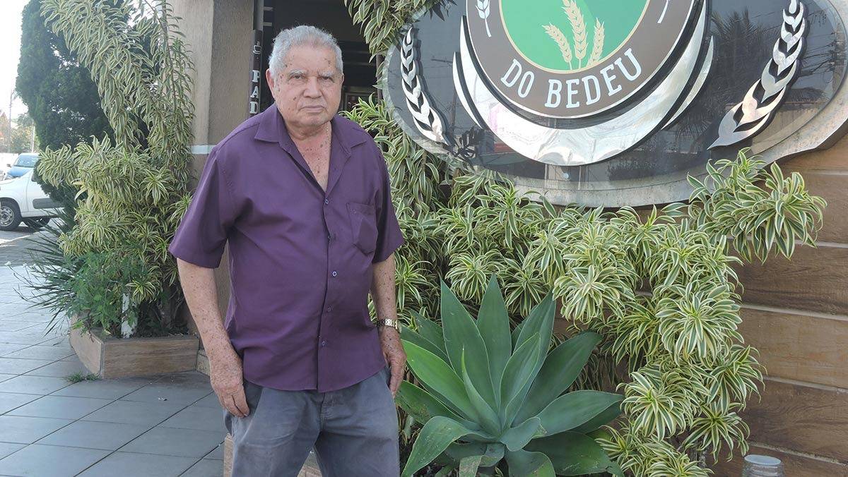 Pães e bolos conquistam os clientes na padaria do Bedeu, em Itanhaém