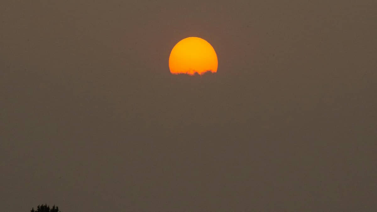 Sol alaranjado é tão perigoso quanto fumar um cigarro, diz especialista