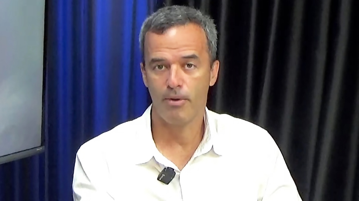 Bernardo falou da transição do governo, da votação apertada e da possível rejeição do governo atual