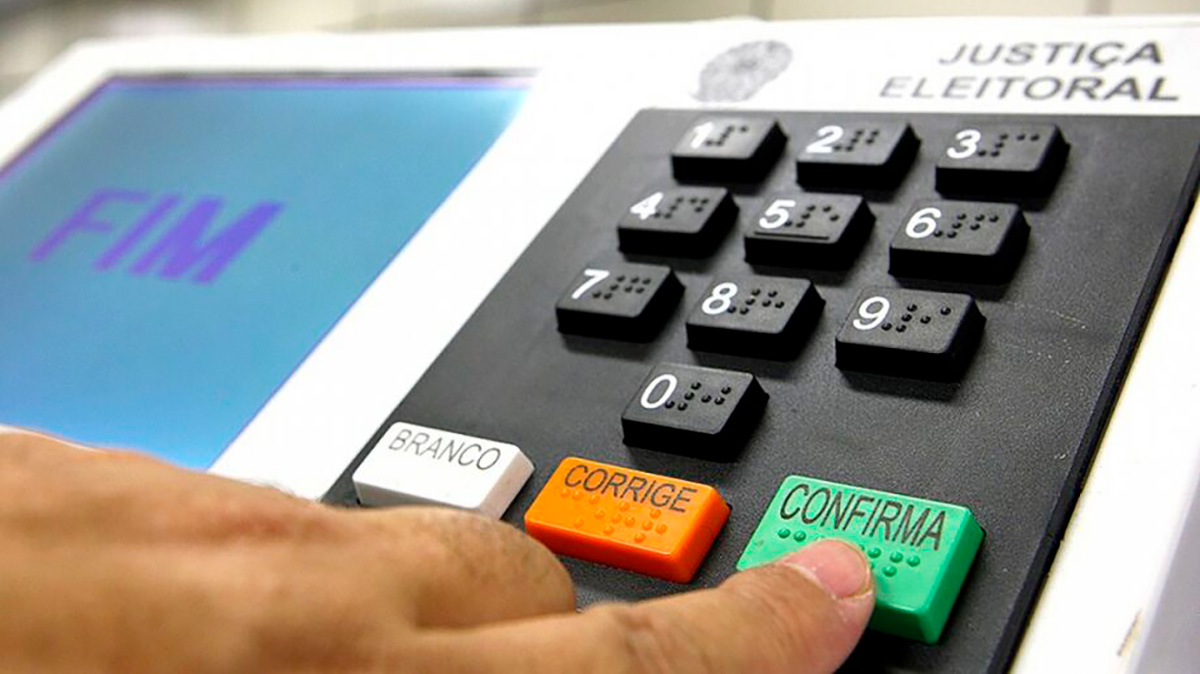 O segundo turno das eleições municipais ocorre neste domingo (27)