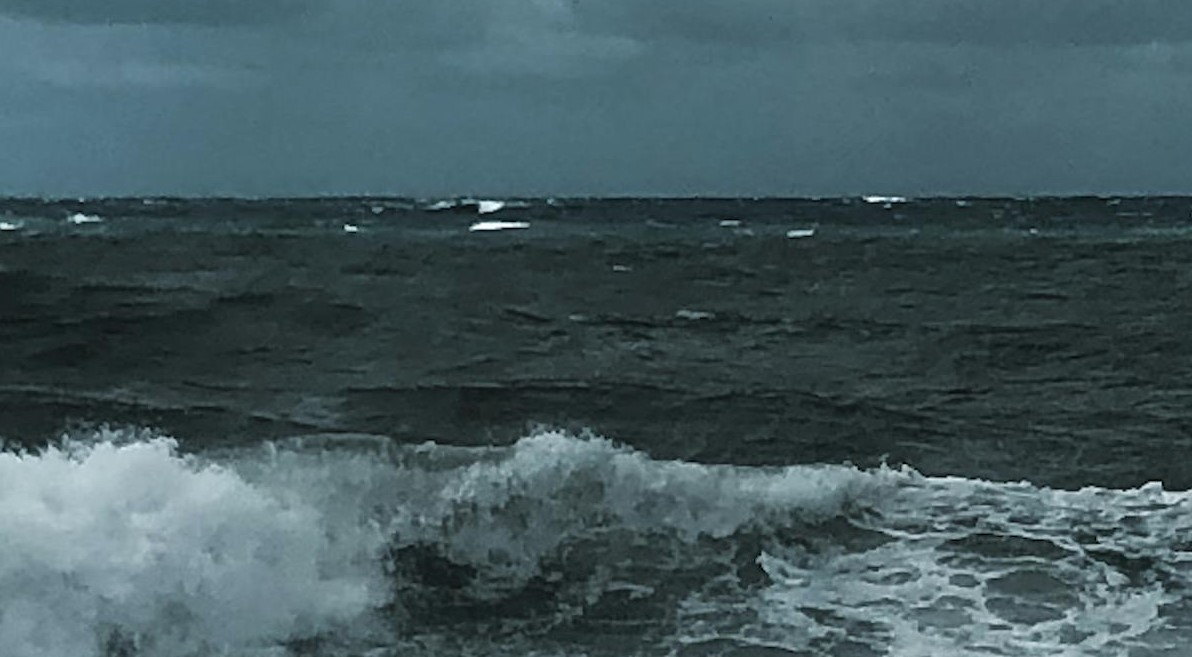 Ciclone chega primeiro no Sul e áreas de instabilidade atingem o litoral de SP; frente fria vem em seguida