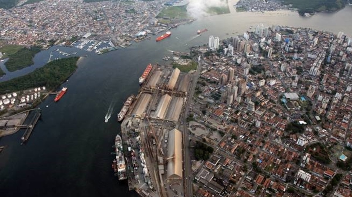 Por não serem arrendatários do Porto, esses operadores não possuem berços dedicados com exclusividade