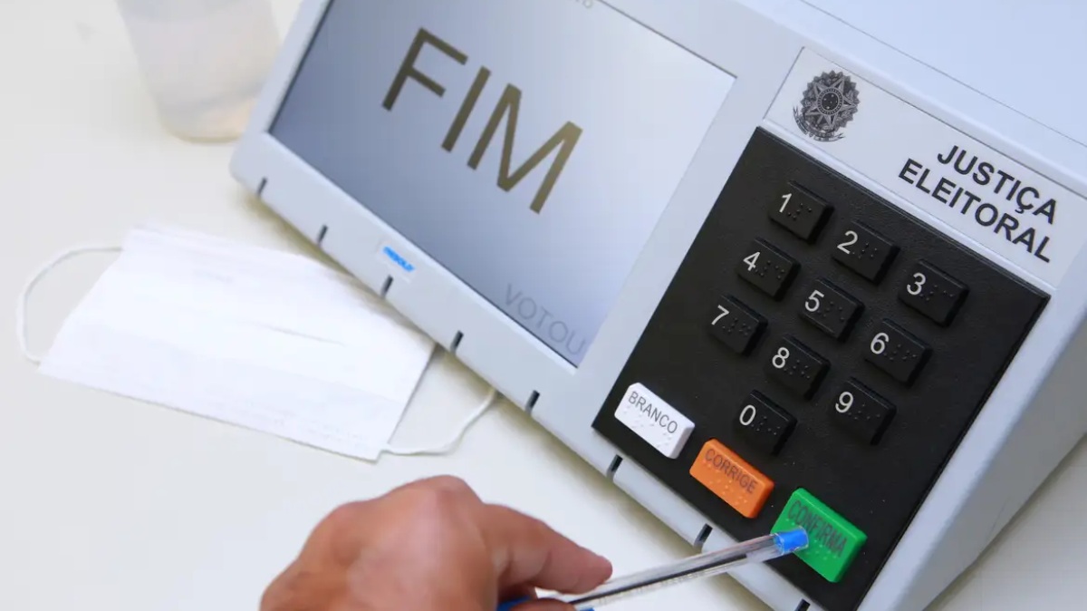 487.019 pessoas deixaram de votar, anularam o voto ou votaram em branco na Baixada Santista