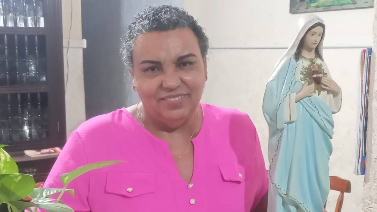 Ao vencer o câncer de mama, Joana agradece o apoio da família e de Deus, em Itanhaém
