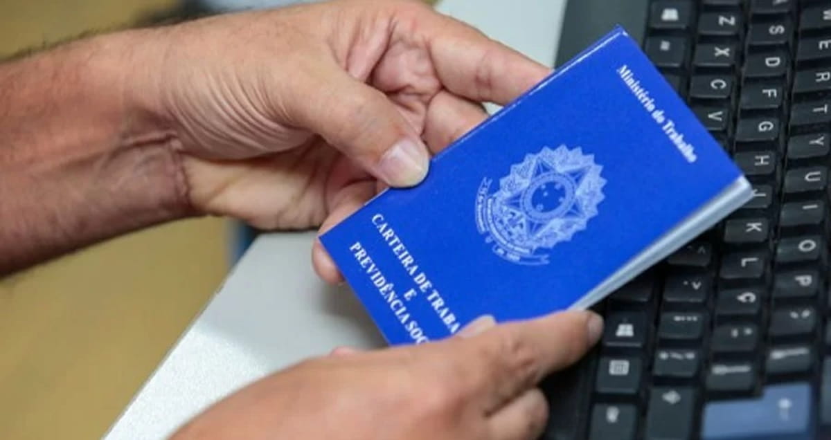 O candidato deve possuir cadastro no PAT de Praia Grande