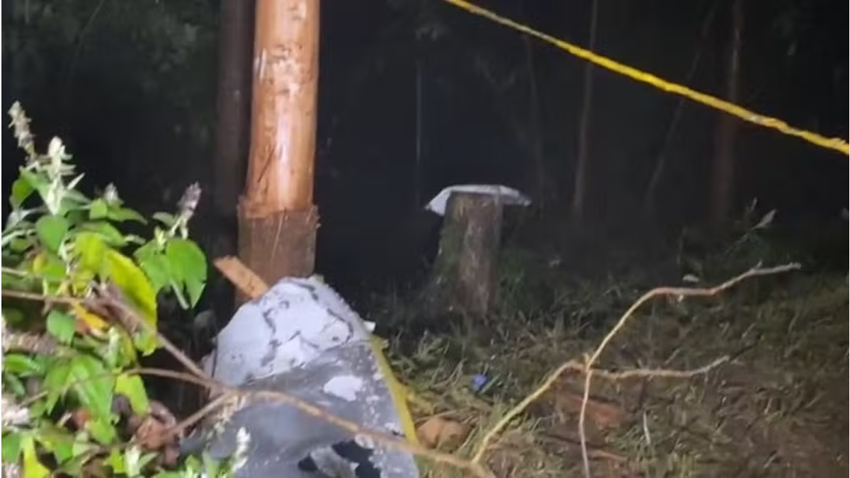 Estavam na aeronave o piloto, o co-piloto e três passageiros