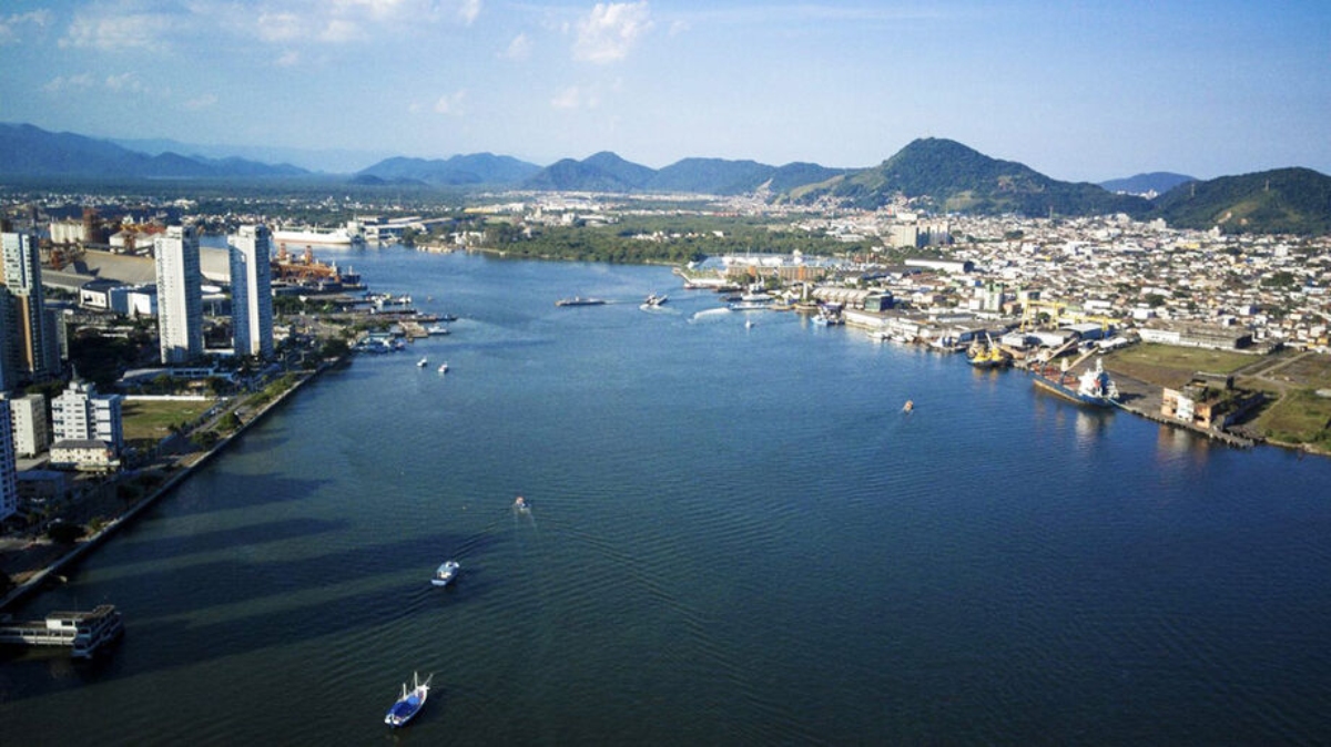 O documento também elenca os programas de monitoramento da qualidade das águas superficiais e subterrâneas,