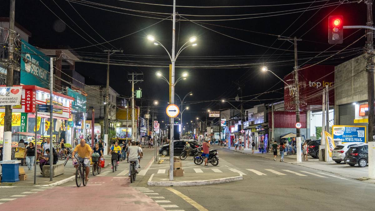 Antes, a permissão de funcionamento era das  8h e 20h