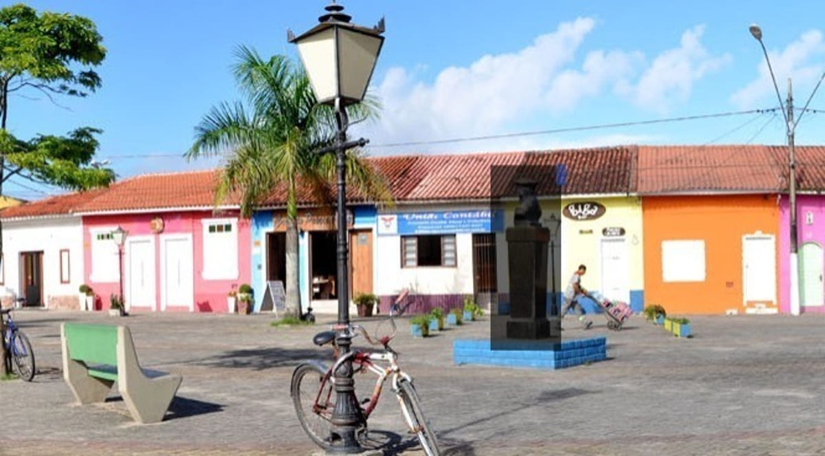 A "Feira Cultura Afro & Afins" acontece na Praça Carlos Botelho, das 10h às 18h