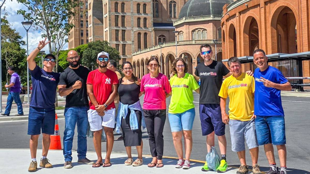 A viagem terminou com o retorno dos ciclistas de van a Itanhaém