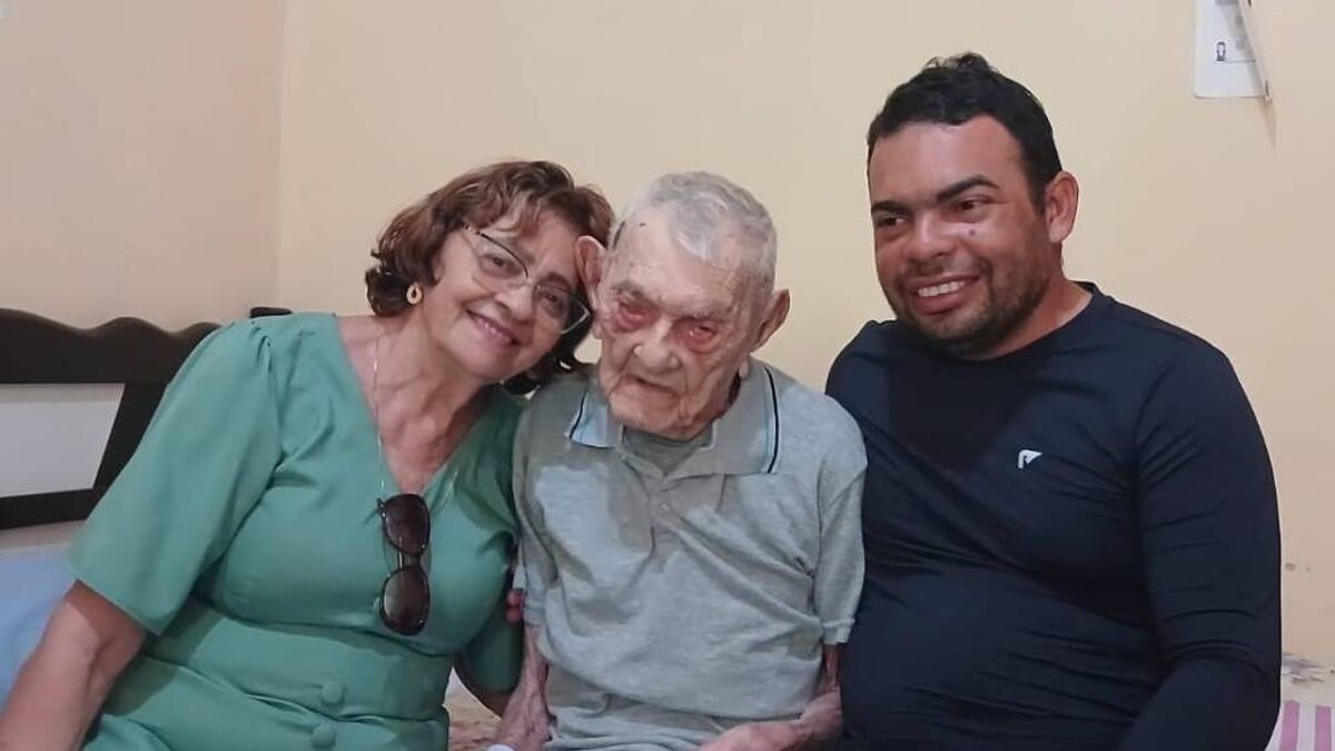 João Marinho, aos 112 anos de idade, é o homem com mais idade no mundo