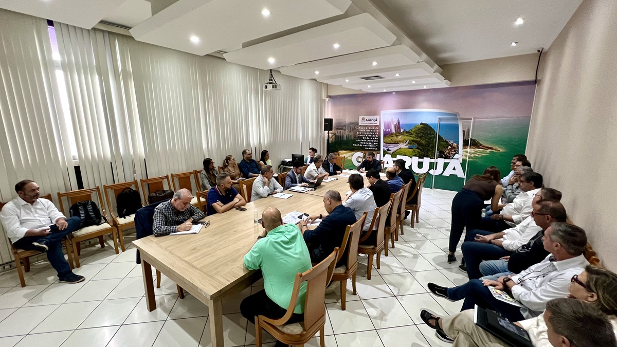 Reunião aconteceu no Paço Municipal, na última sexta-feira (8)