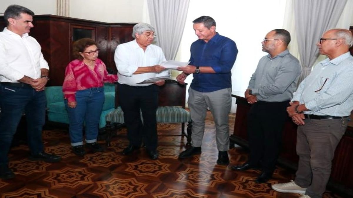 Cacá garantiu a Rogério que irá recuperar prédio da Escola Acácio