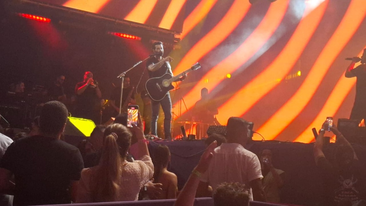 O cantor levou o público ao delírio