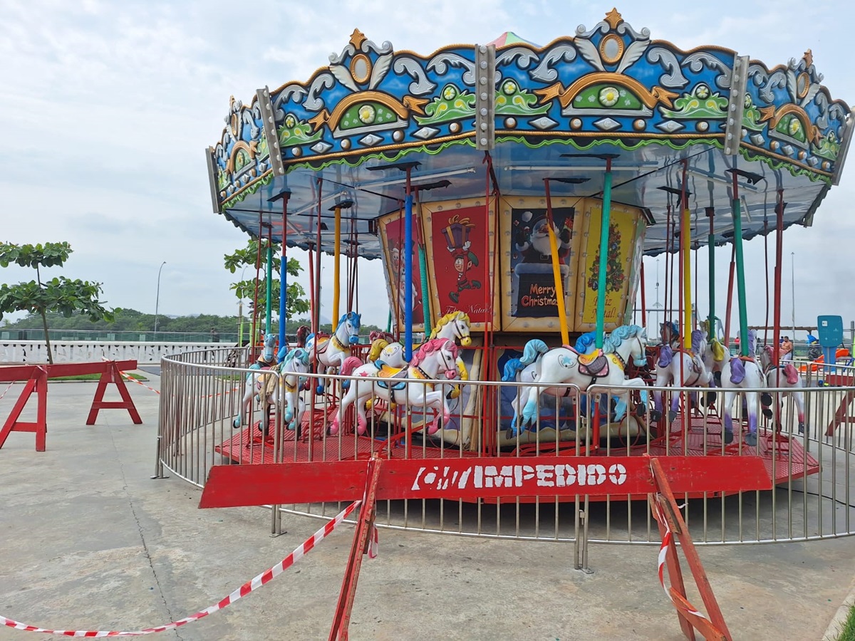 Crianças tomaram choque em carrossel assim que desceram do brinquedo