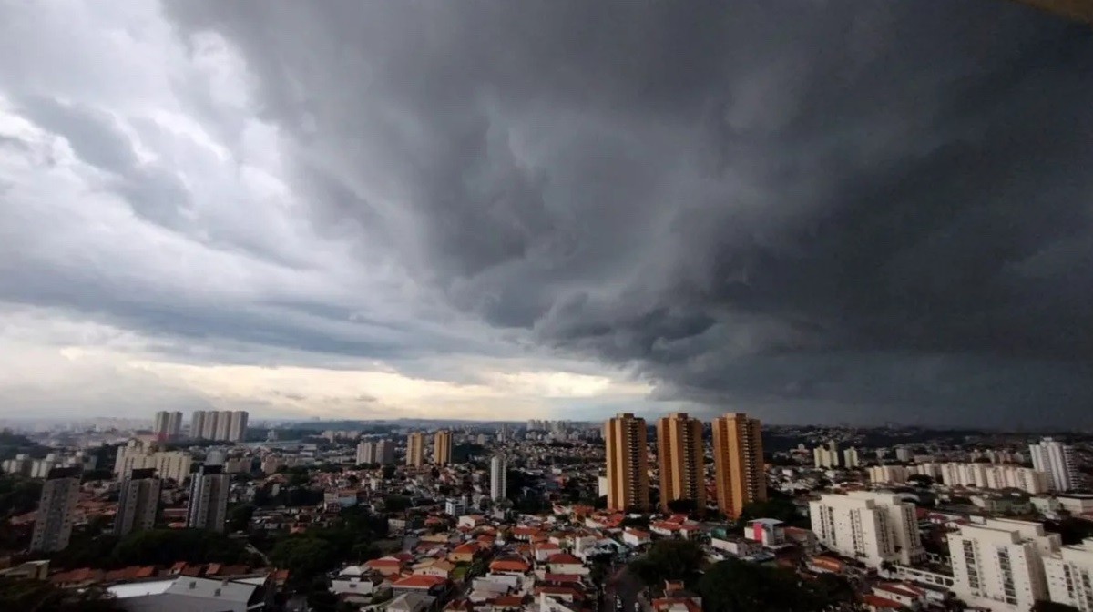 Previsão para os próximos dias é de mais chuva e preocupação aumenta