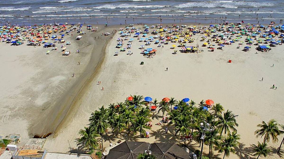 Segundo o Grupamento de Bombeiros Marítimo (GBMar), as vítimas foram socorridas, mas não resistiram