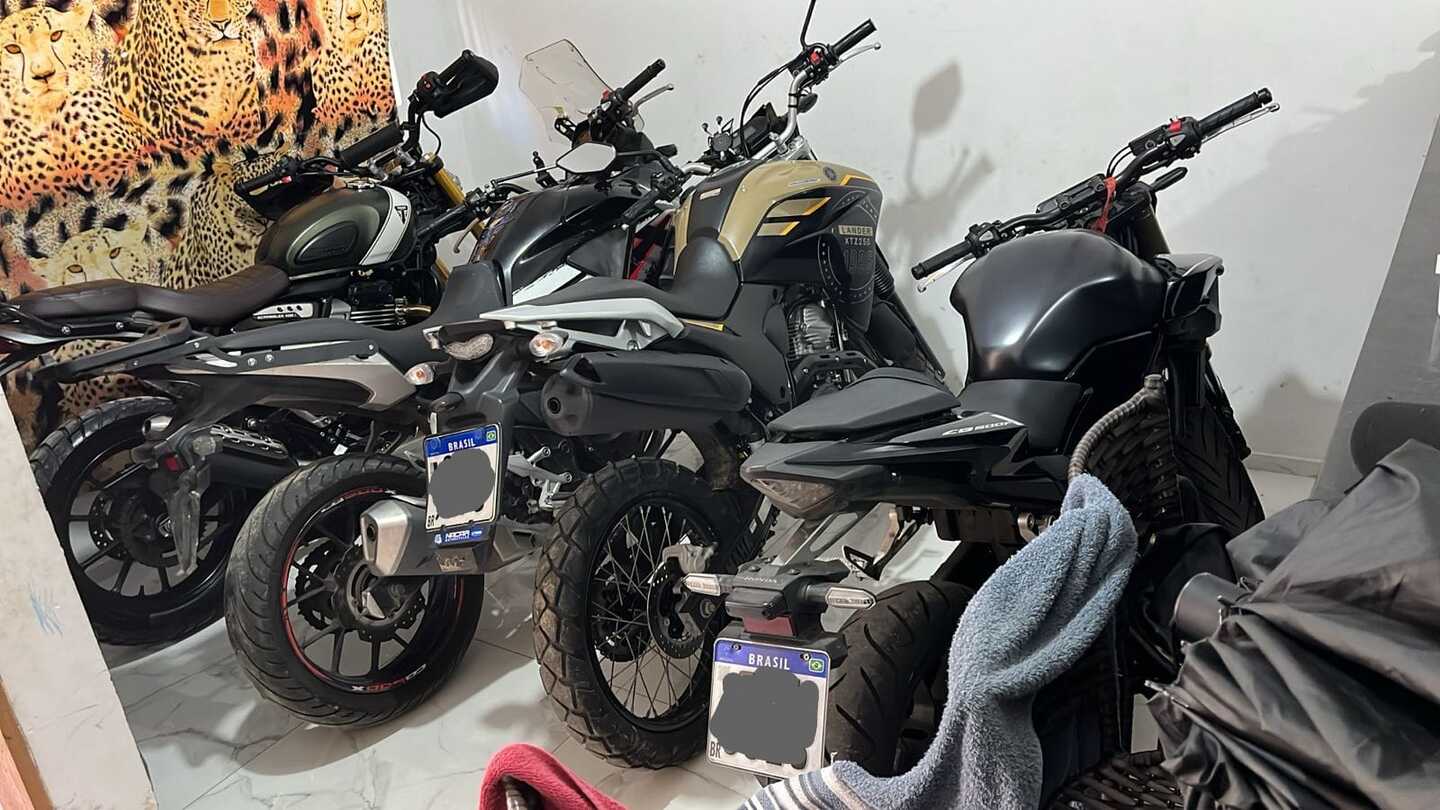 Policiais do Departamento de Investigações Criminais (Deic) recuperaram, na quinta-feira (12), quatro motos roubadas entre novembro e dezembro deste ano