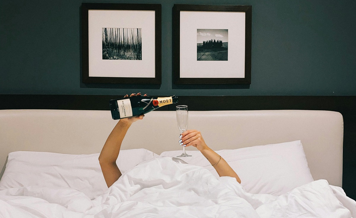 Pacotes incluem banho de piscina ou hidromassagem, pratos assinados por chefs de cozinha e jantares com direito a espumante