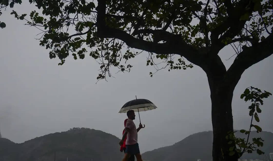 Chuvas fortes permanecem pelo menos até quarta