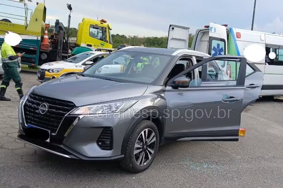 Carro que a vítima guiava no momento do assalto