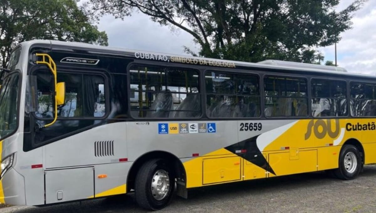 O local passa por interdição, cujo cruzamento estará fechado para passagem de veículos em geral