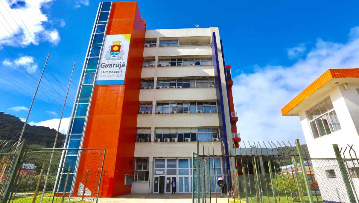 Após as reclamações, o atual prefeito da cidade, Farid Madi, convidou os trabalhadores para uma reunião