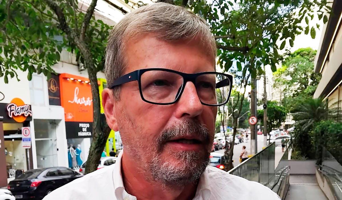 O médico Jerônimo Fernandes Godofredo afirma ter passado por uma situação constrangedora