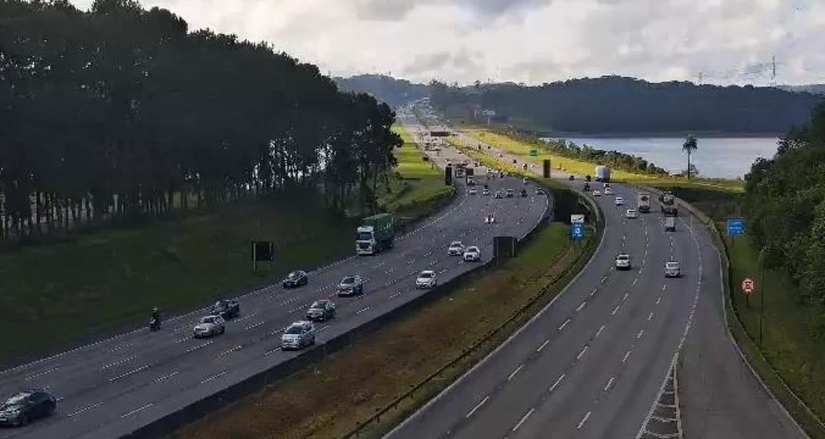 Tráfego está mais lento do Km 51 ao Km 53 da Imigrantes, pelo alto fluxo de veículos