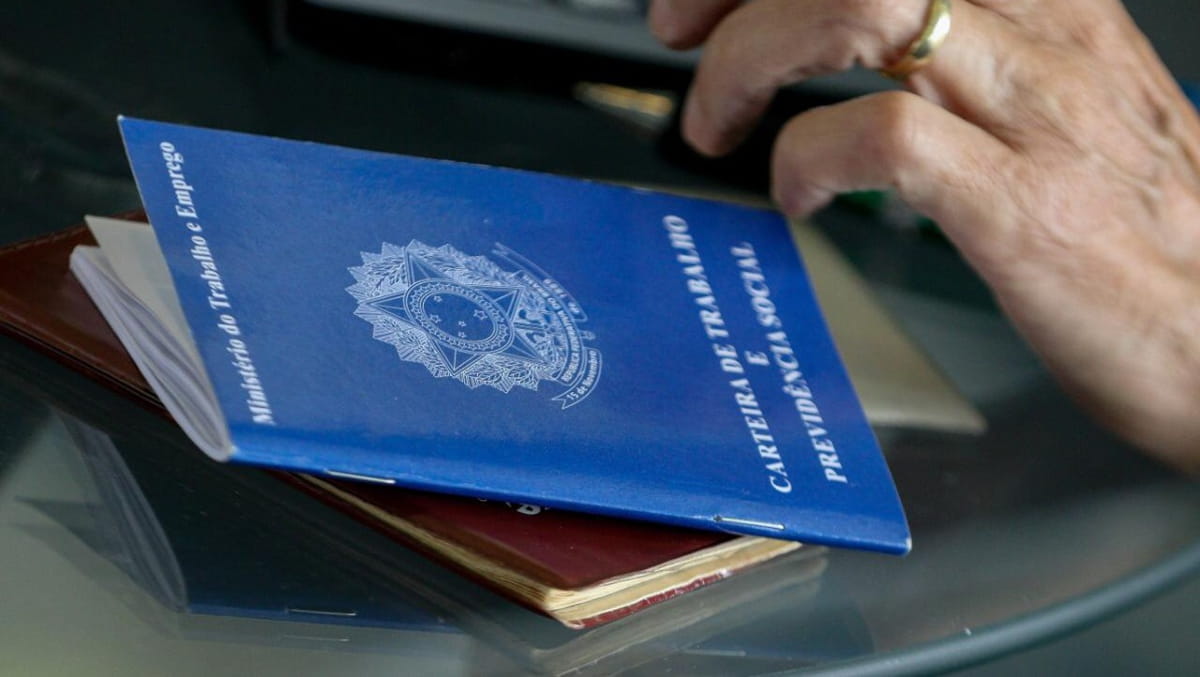 O horário de atendimento é das 10h às 17h e o telefone para contato é (12) 3896-9200