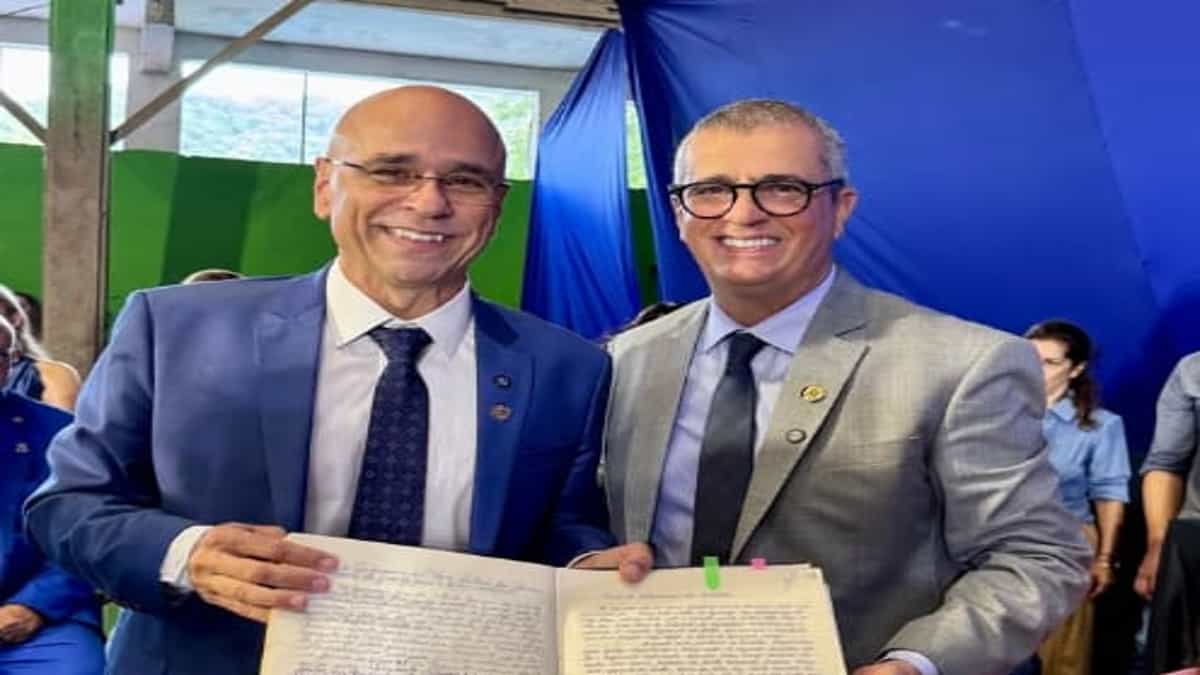 Prefeito eleito de Guarujá, Fari Said Madi (Pode) , e vice-prefeito Toninho Salgado (SD)