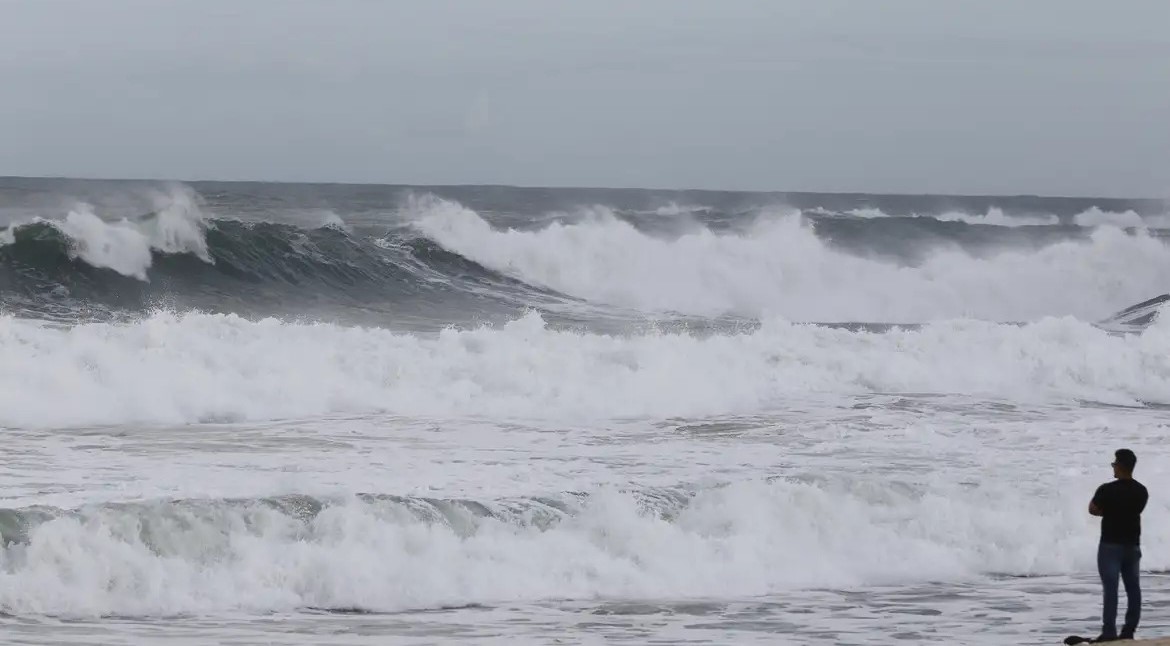 Primeira frente fria de 2025 chega ao litoral de SP nesse final de semana