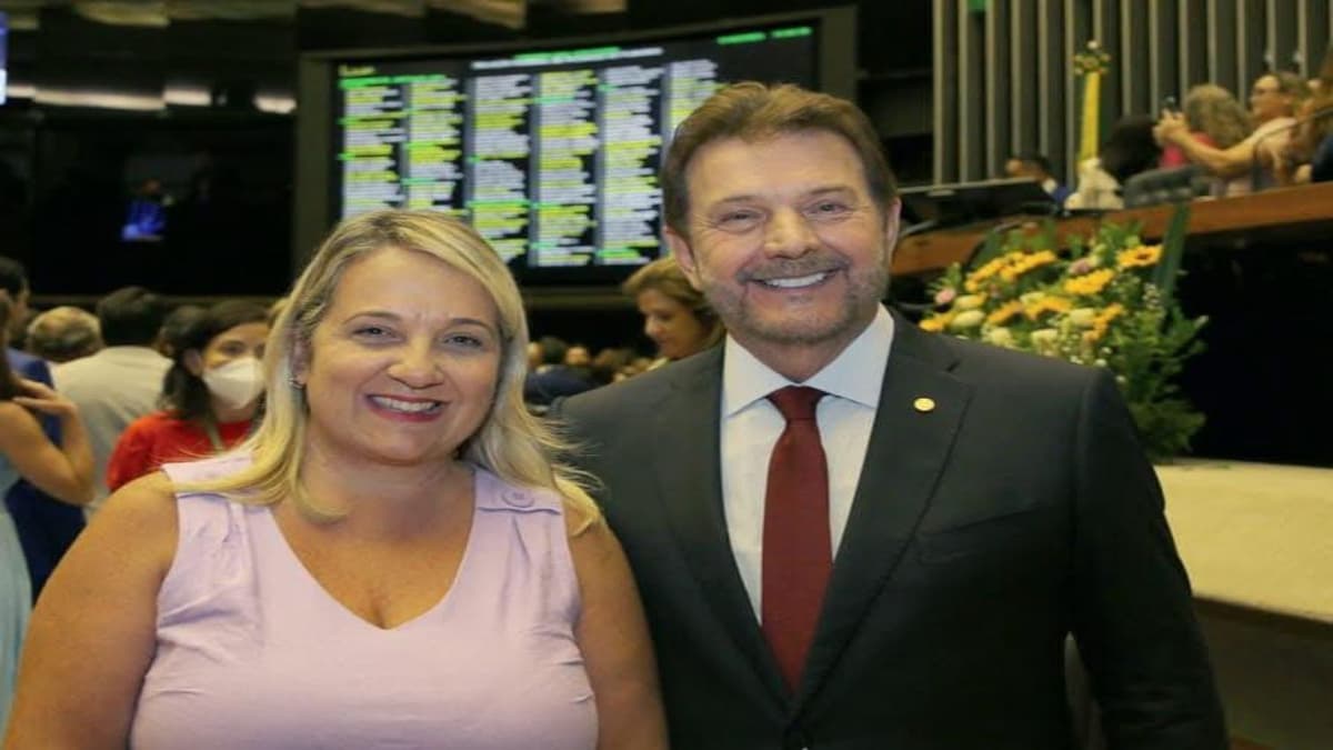 Renata Zabeu e o prefeito de Praia Grande, Alberto Mourão