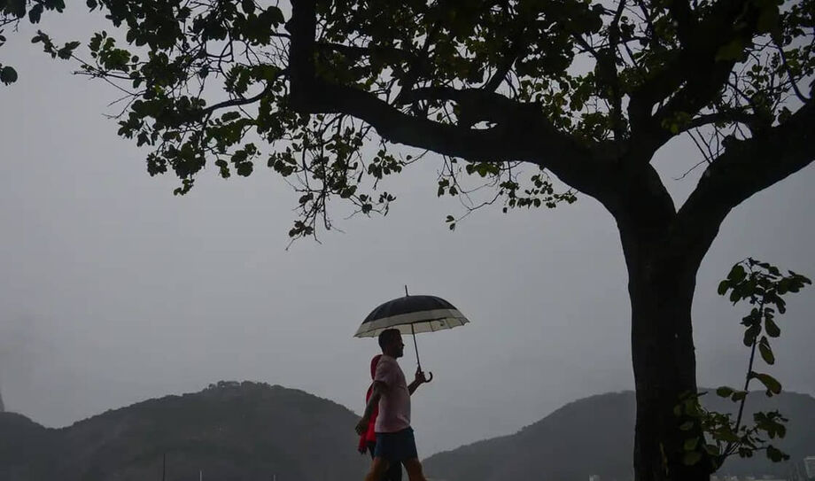 O Instituto Nacional de Meteorologia (Inmet) emitiu um alerta amarelo para perigo potencial