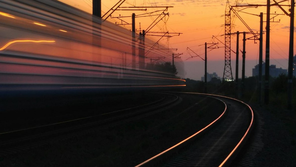 Licitação do trem que ligará a Capital ao litoral de SP sairá em 2028, segundo Tarcísio