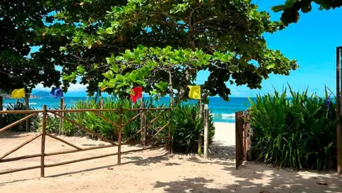 A Pousada Prainha Branca vai além de um simples refúgio tranquilo