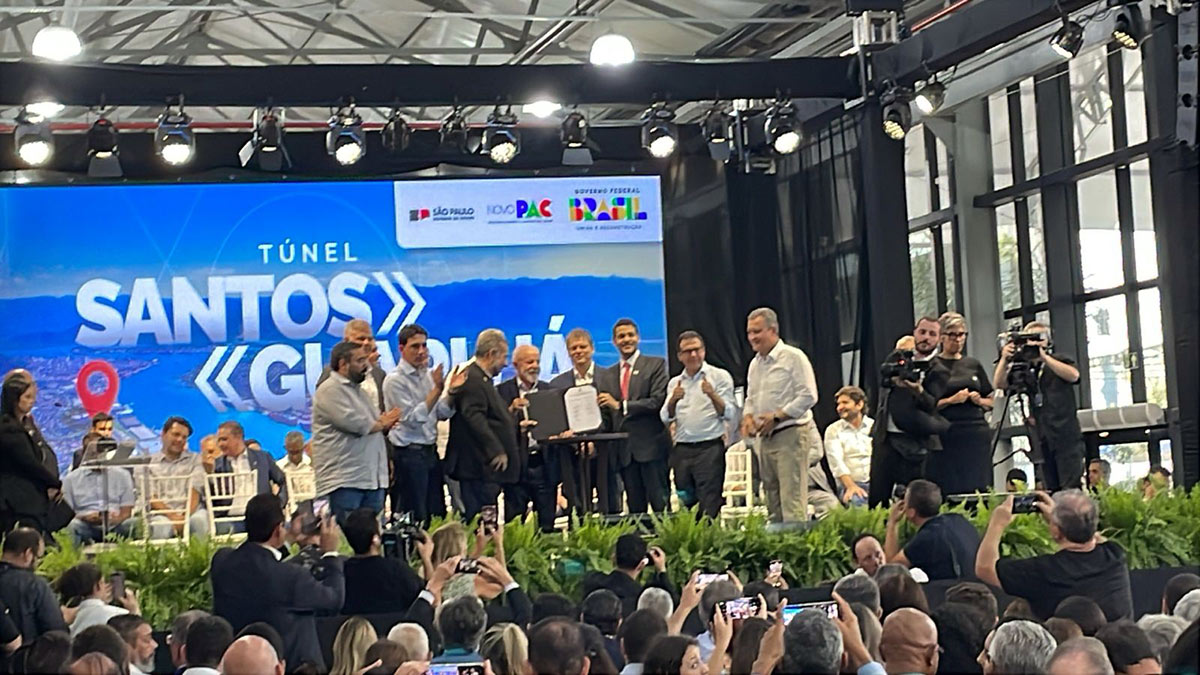 Lula (PT) e Tarcísio de Freitas (Republicanos) bateram juntos o martelo nesta quinta-feira (27)