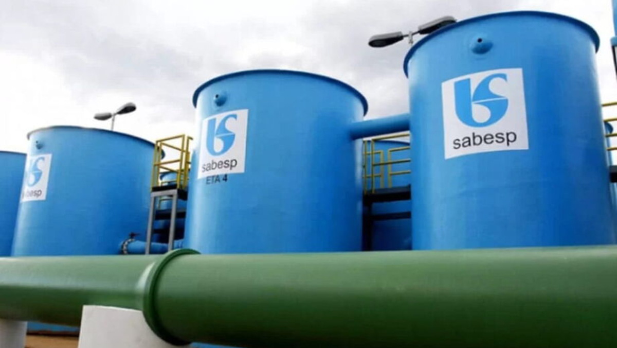 A companhia orienta os moradores a utilizarem a água dos reservatórios domiciliares de forma consciente