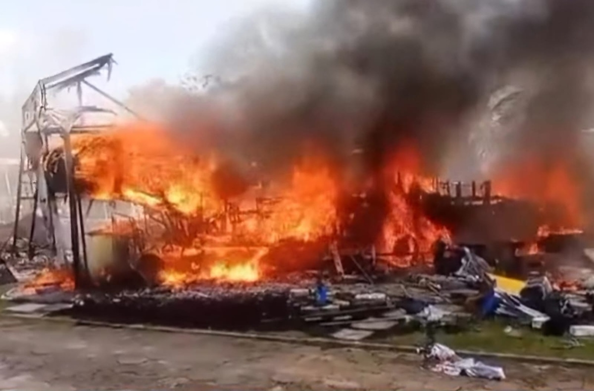 Trailers estavam estacionados em uma área de camping da praia de Lagoinha, em Ubatuba