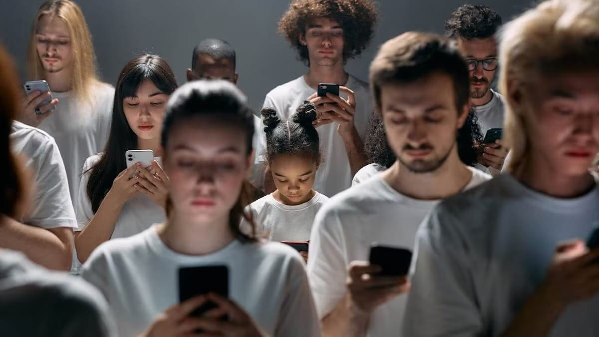 Nomofobia é o medo patologico de ficar sem acesso ao celular ou dispositivos eletrônicos similares, como tablets e celulares