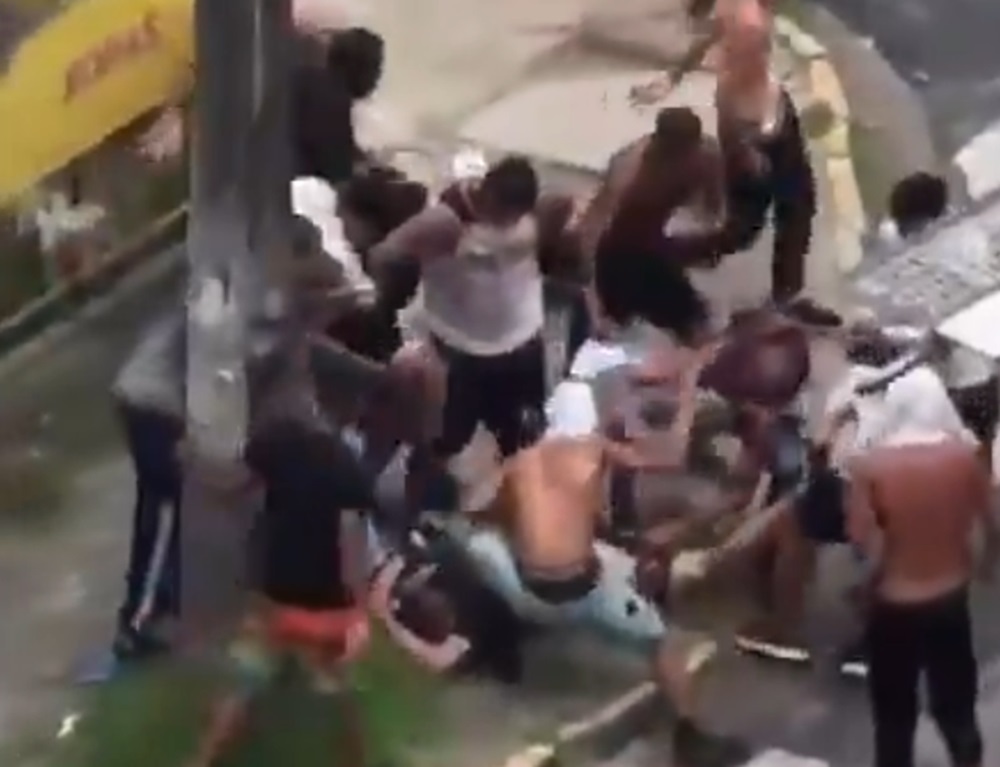 Torcedor foi espancado e abusado sexualmente