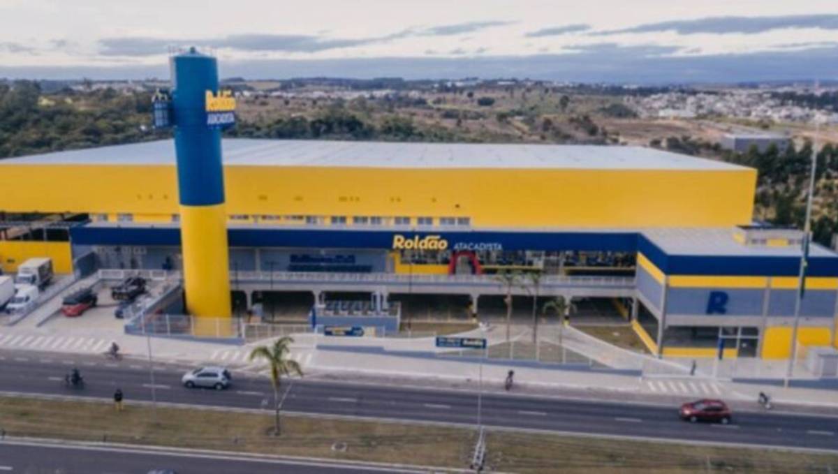 A nova loja da rede promete movimentar a economia local com a geração de cerca de 300 empregos diretos