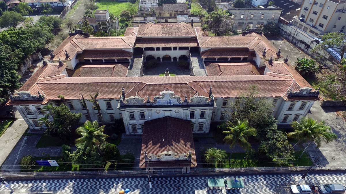 Fechado há anos e se deteriorando dia após dia, o complexo precisa de restauro, com no mínimo três anos de duração e investimentos de cerca de R$ 50 milhões