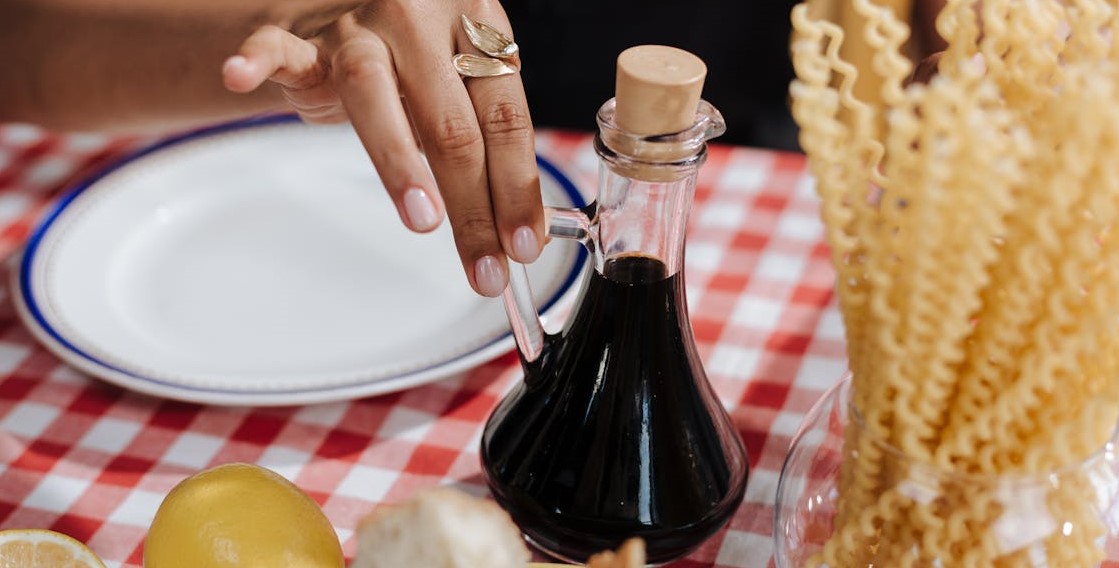 Muitas inverdades rodeiam o vinagre, alimento milenar adorado por milhares de pessoas