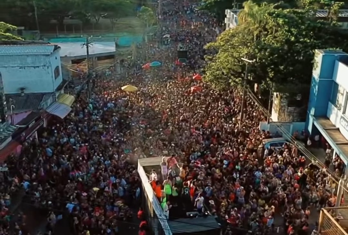 Bloco das Virgens, em Peruíbe, reuniu mais de 30 mil foliões