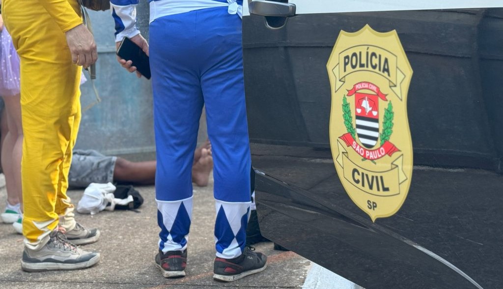 Policiais fantasiados prenderam ladrões de celular no Carnaval de SP