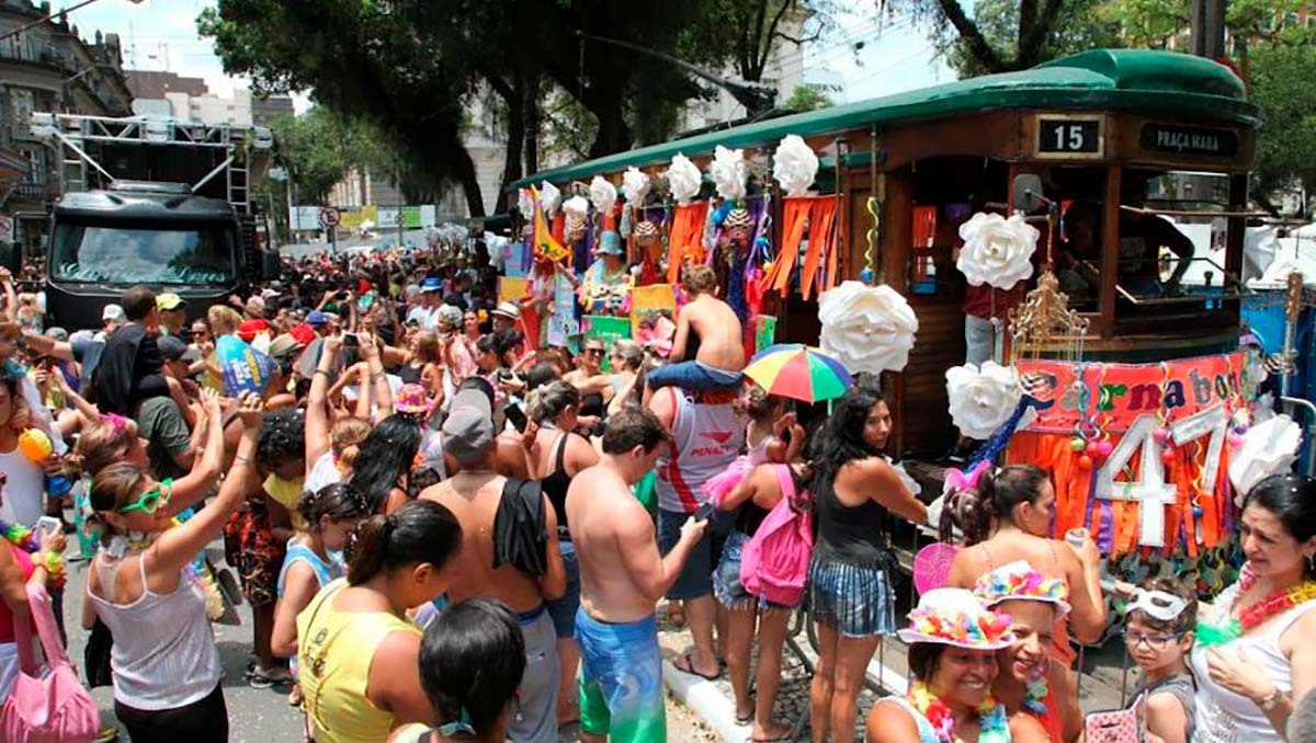 O Carnabonde conta com uma programação especial na Praça Mauá