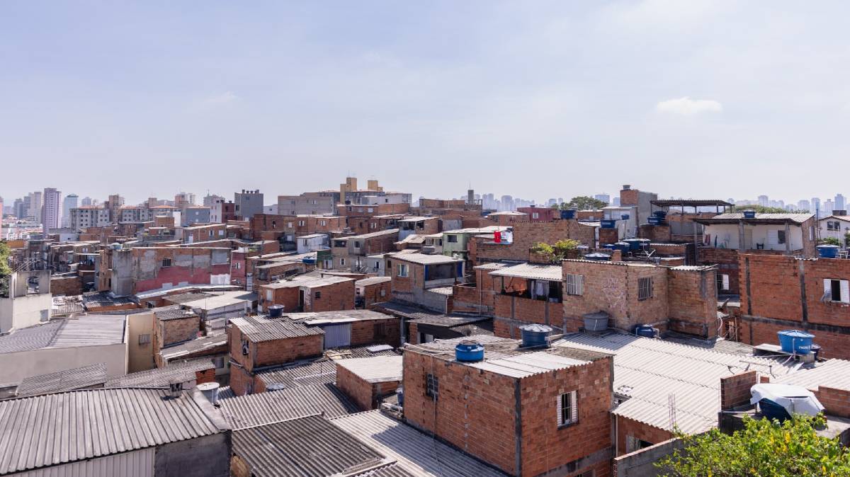 Para fazer as obras de macrodrenagem, foi preciso remover moradias